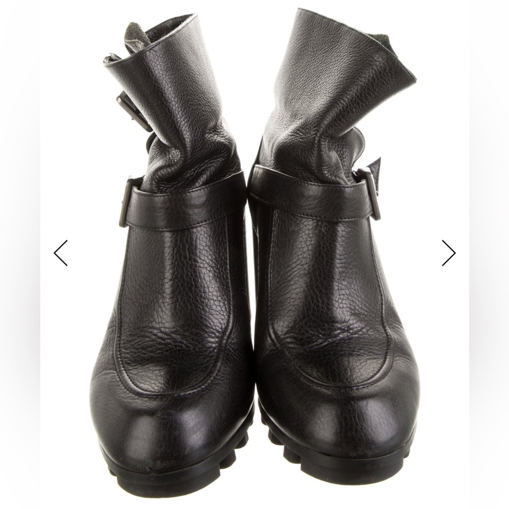Robert Clergerie Black Leather Ankle Boots buckle moto lug 7 - Picture 3 of 4